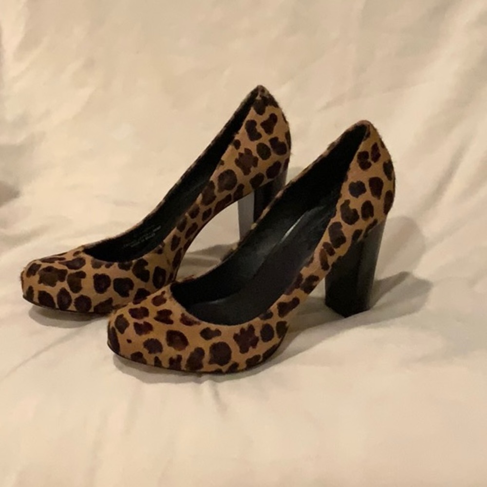 DKNY Pumps - Picture 5 of 8